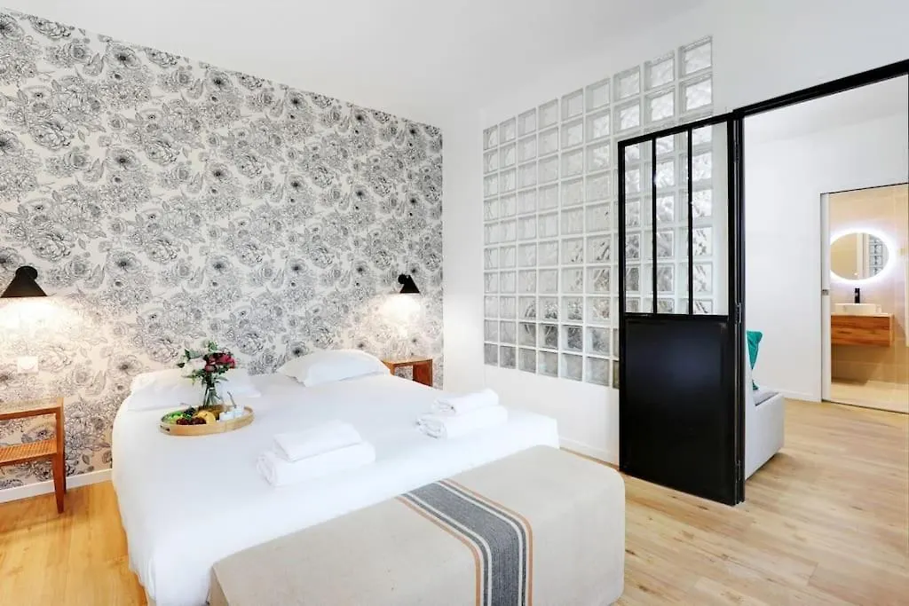 Charming Appartements For 4 People - Le Marais Párizs 0*,