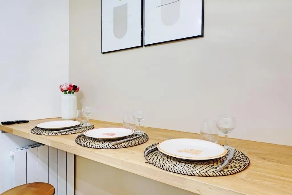 Charming Appartements For 4 People - Le Marais Párizs 0*,